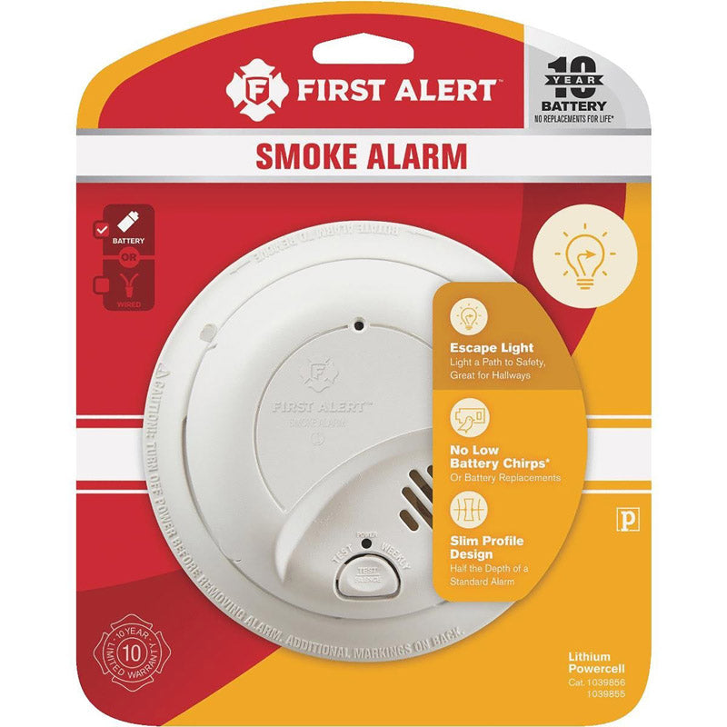 First Alert Battery-Powered Photoelectric Smoke Detector w/Escape Light 1 pk